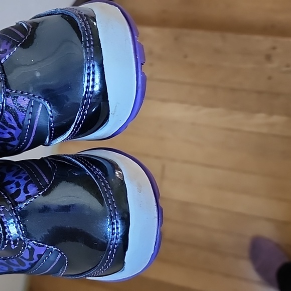 Snow boots little kids size 8 - Picture 11 of 12